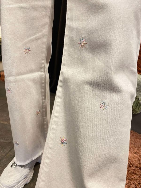 Qnuz Daisy White Jeans Embrodery